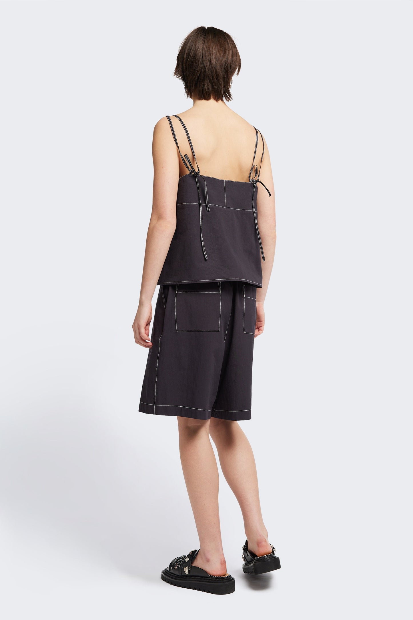 Ease Short Black
