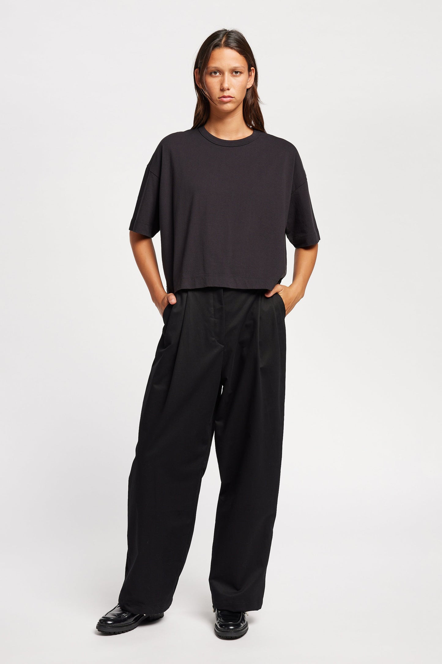 Obelisk Tee Jet Black