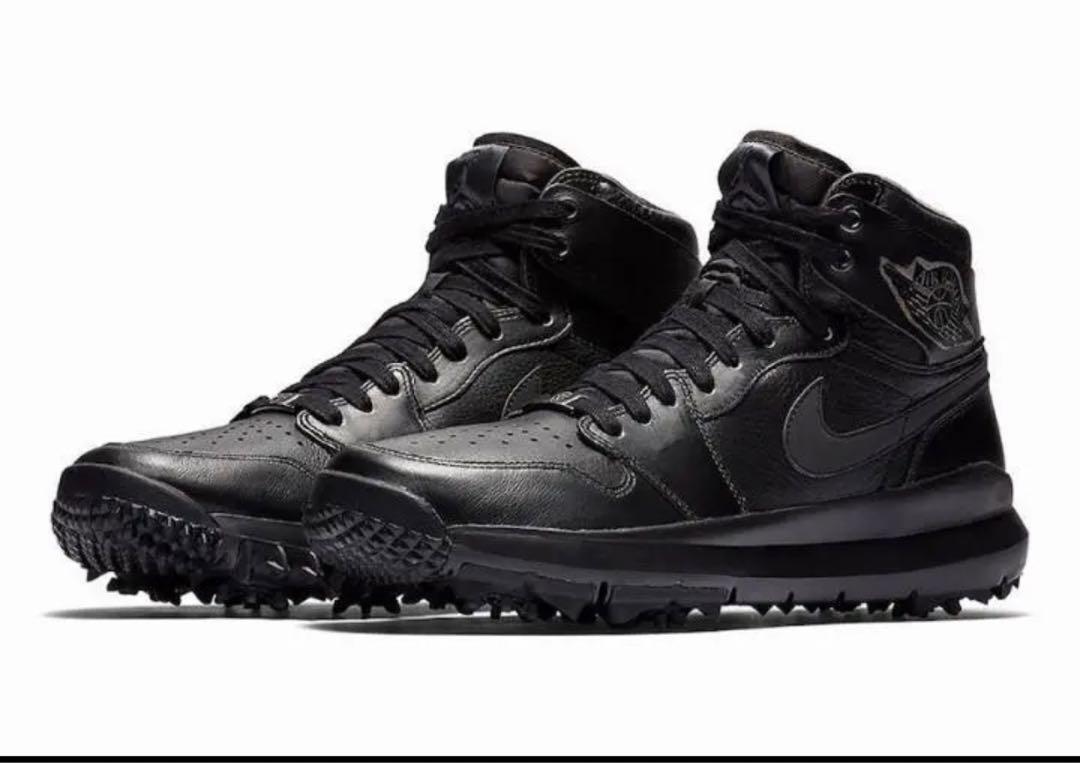Retro Golf Shoe